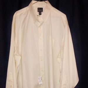 NWT- JoS. A. Bank Traveler's Collection Shirt